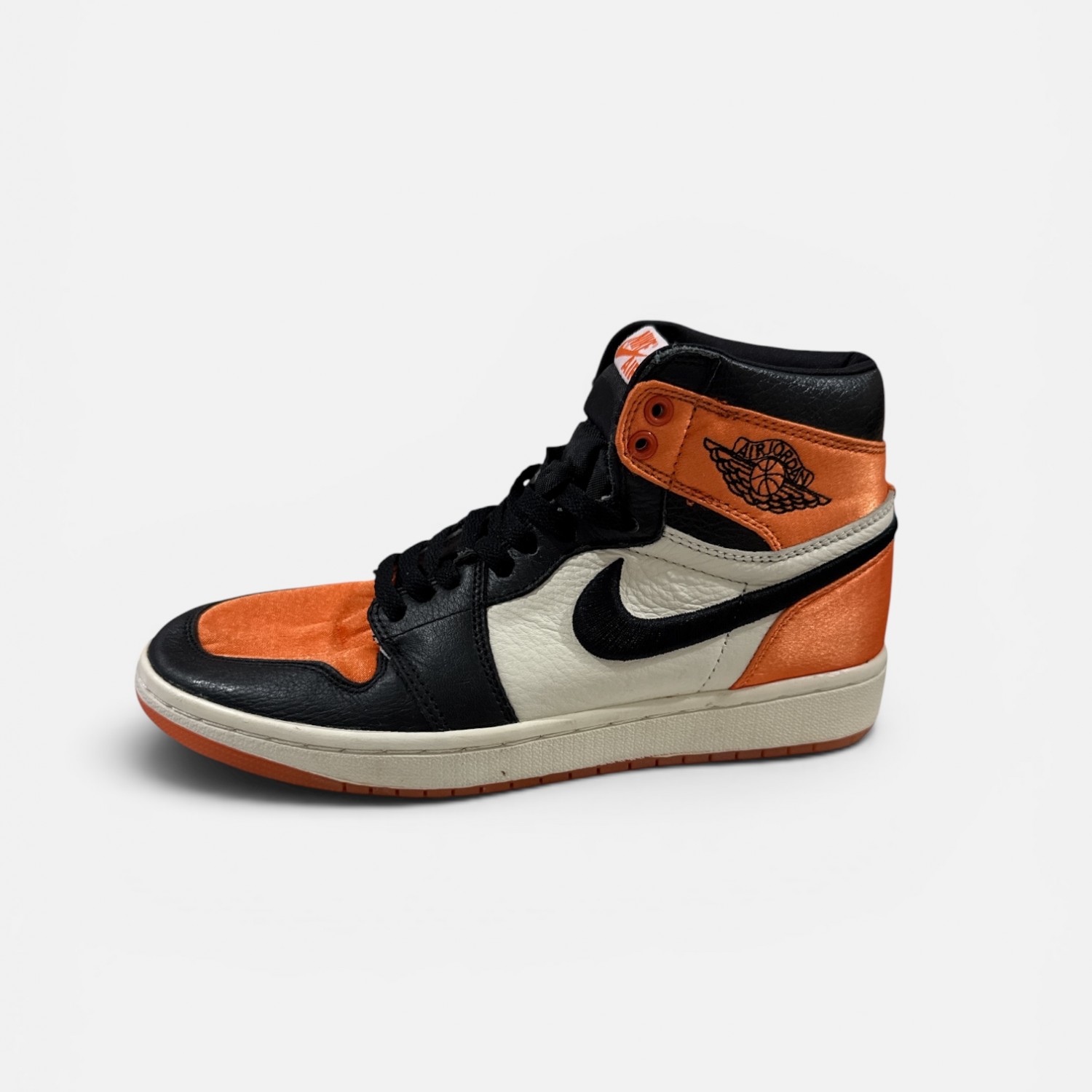 Air Jordan 1 Retro High OG “Satin Shattered Backboard” / Pre-Owned